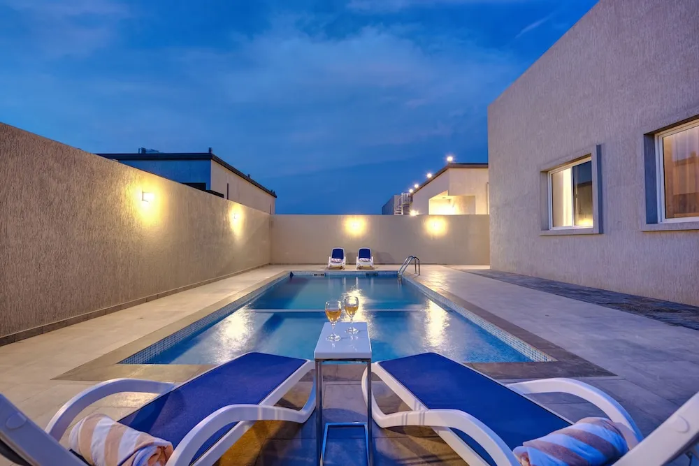 Royal Villa, 2 Yatak Odası, Havuz Manzaralı