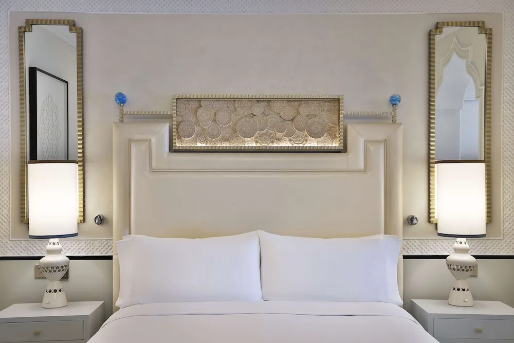 King Premier Golf Course View Room