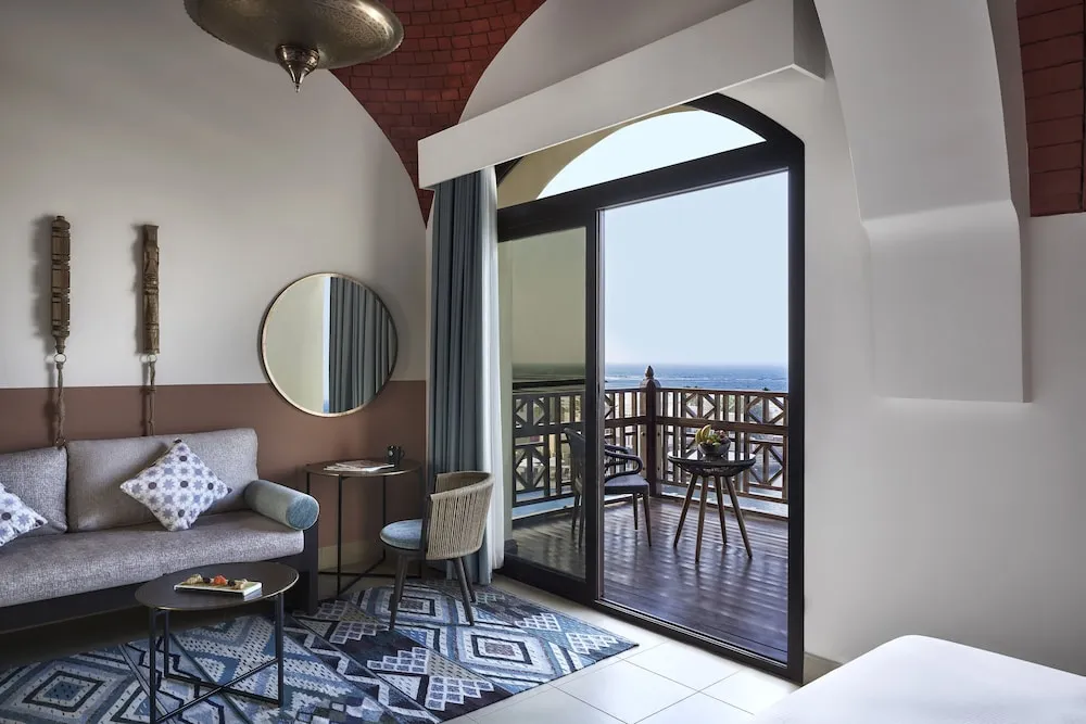 Lagoon Room - King Bed