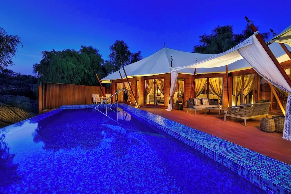 Villa, 1 En Büyük (King) Boy Yatak ve Çekyat, Sigara İçilmez (View)