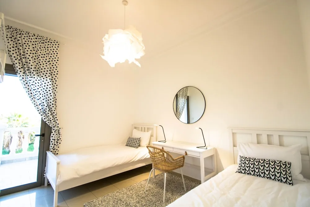 Luxury Villa (4 Bedrooms)