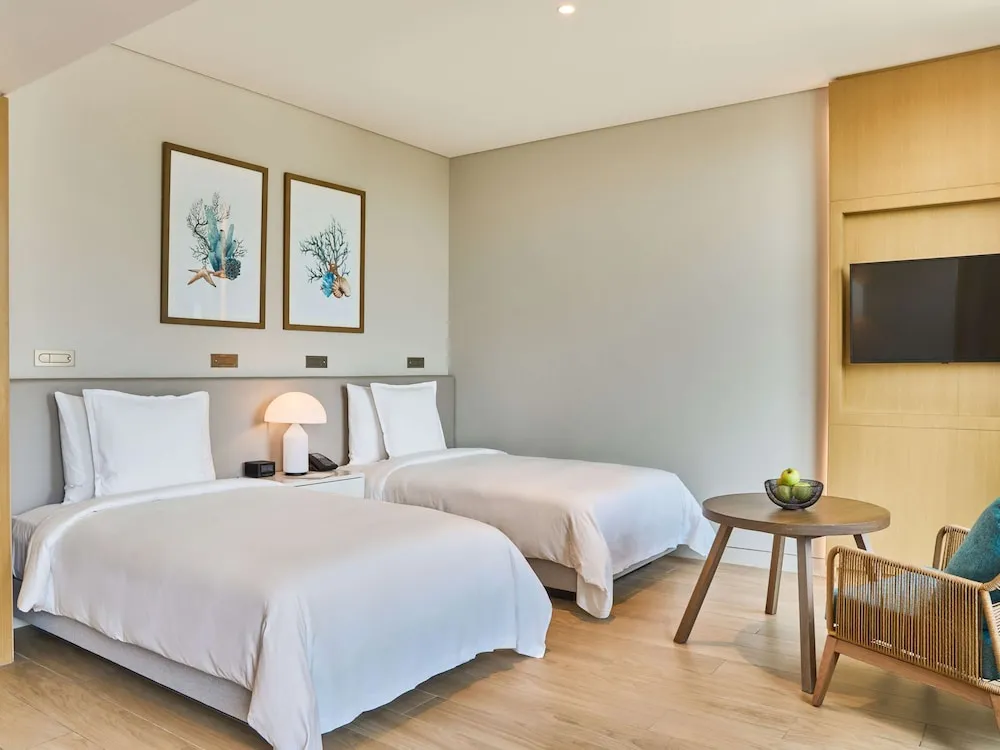 Mövenpick Resort Al Marjan Island