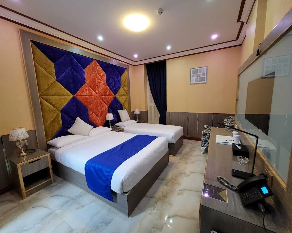 Deluxe Üç Kişilik Oda, Şehir Manzaralı