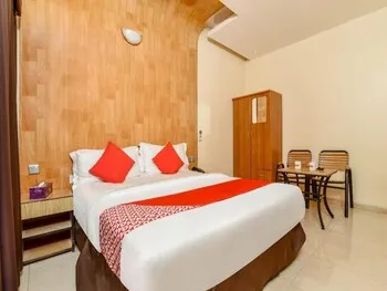 OYO 1202 Royal Plaza Residence -3