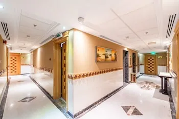 Crystal Plaza Hotel