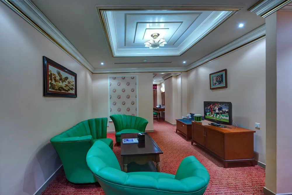 Business Tek Büyük Yataklı Oda, Sigara İçilebilir, Şehir Manzaralı