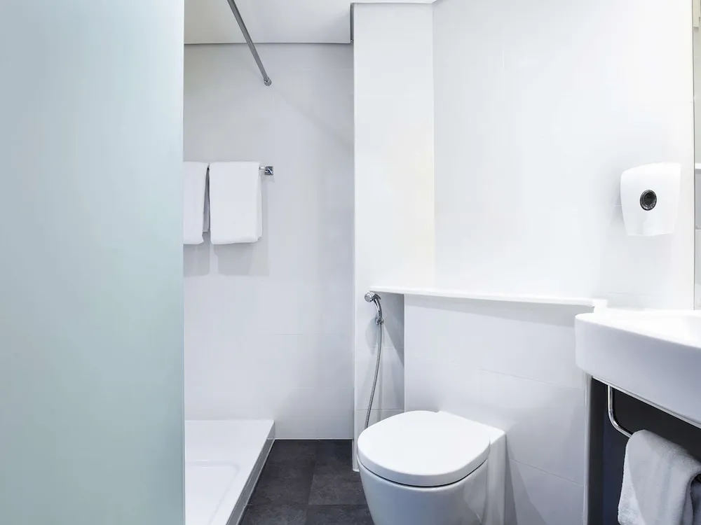 Classic Oda, 1 Büyük (Queen) Boy Yatak