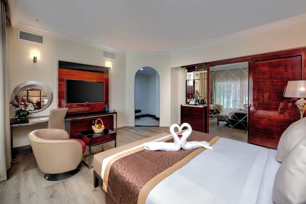 Deluxe Tek Büyük Yataklı Oda