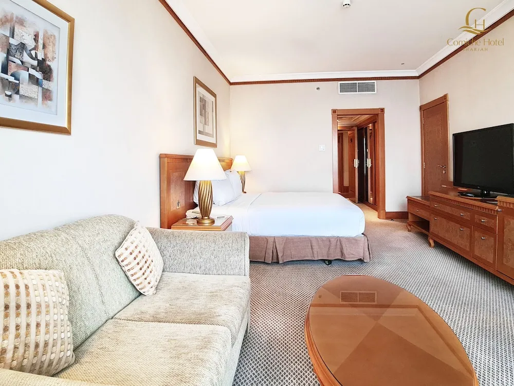 Superior King Room With City View