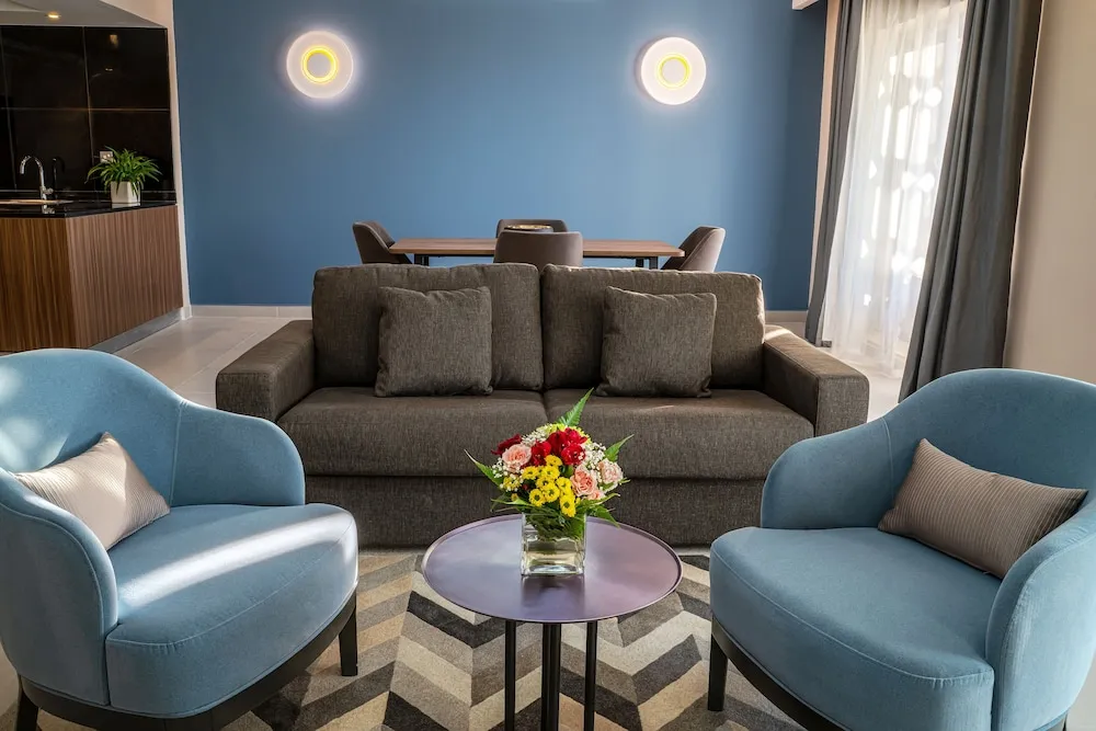 SUPREME ROYALTY SUITE