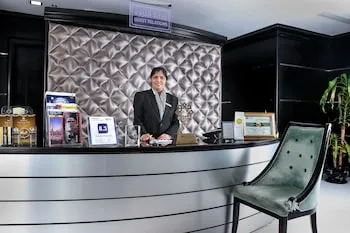 Royal Grand Suite Hotel