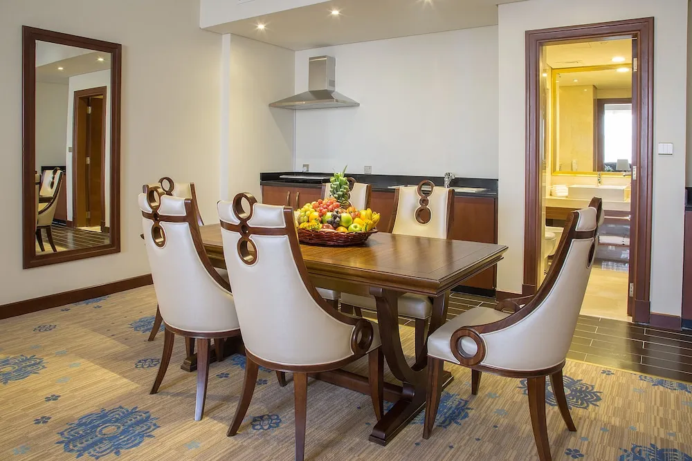 Grand Süit, 1 En Büyük (King) Boy Yatak, Özel Banyo, Şehir Manzaralı