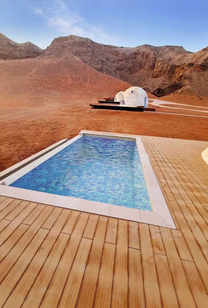 Dome King with pool