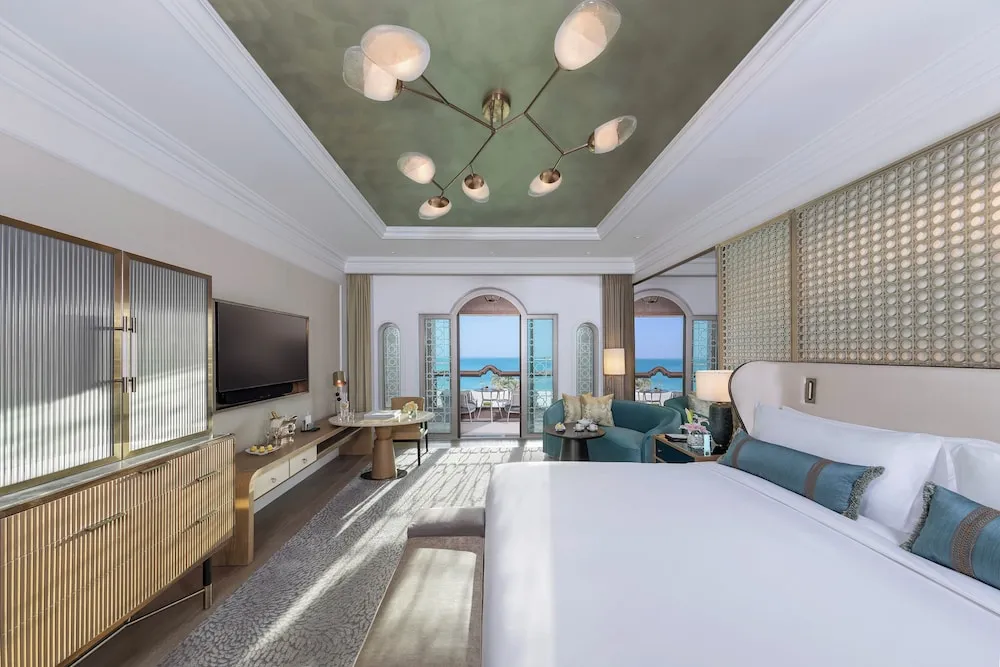 Club Oda, 1 En Büyük (King) Boy Yatak, Sigara İçilmez, Deniz Manzaralı (with Club Lounge Access)