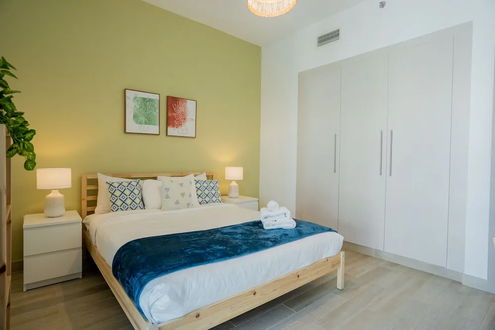 Design Apart Daire, 1 En Büyük (King) Boy Yatak ve Çekyat, Sigara İçilmez, Göl Manzaralı