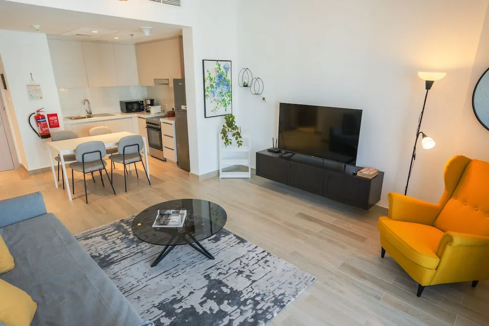 Design Apart Daire, 1 En Büyük (King) Boy Yatak ve Çekyat, Sigara İçilmez, Göl Manzaralı