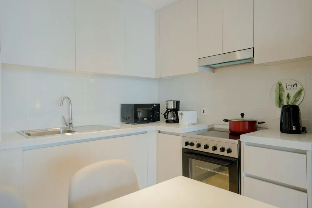 Design Apart Daire, 1 En Büyük (King) Boy Yatak ve Çekyat, Sigara İçilmez, Göl Manzaralı