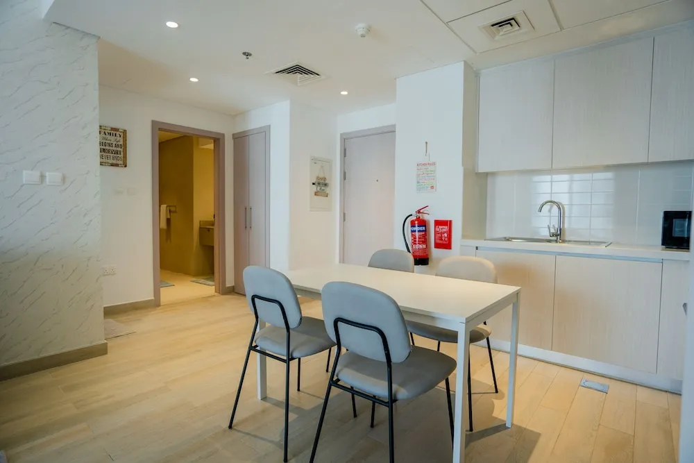 Design Apart Daire, 1 En Büyük (King) Boy Yatak ve Çekyat, Sigara İçilmez, Göl Manzaralı