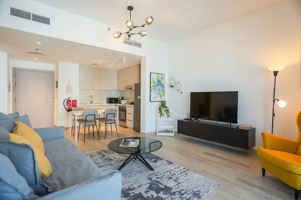 Design Apart Daire, 1 En Büyük (King) Boy Yatak ve Çekyat, Sigara İçilmez, Göl Manzaralı
