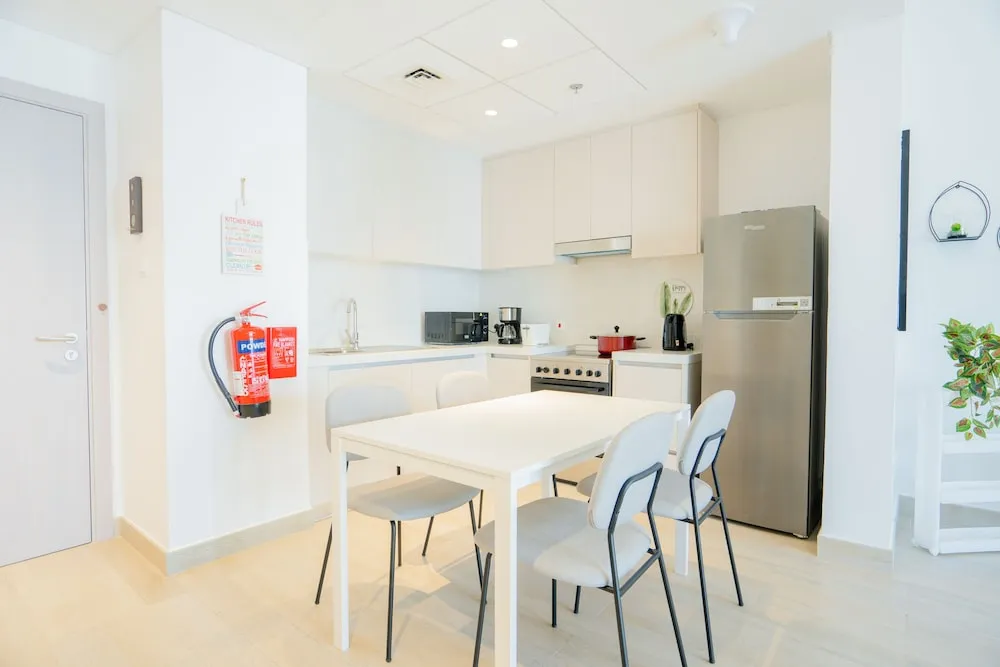 Design Apart Daire, 1 En Büyük (King) Boy Yatak ve Çekyat, Sigara İçilmez, Göl Manzaralı