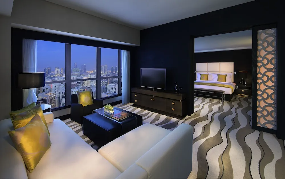 Prestige Suite with Club Access and Sea or City View