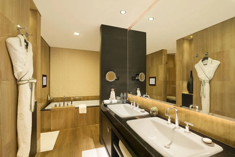 Prestige Suite with Club Access and Sea or City View
