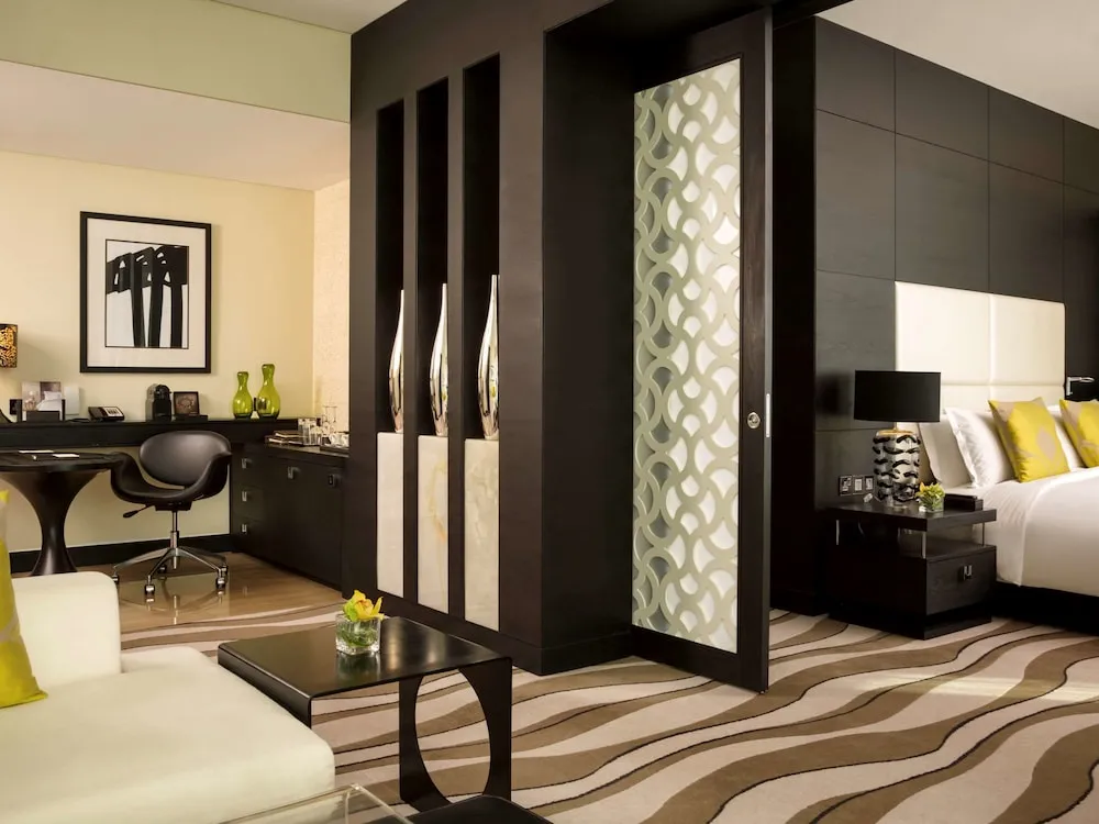 Prestige Suite with Club Access and Sea or City View