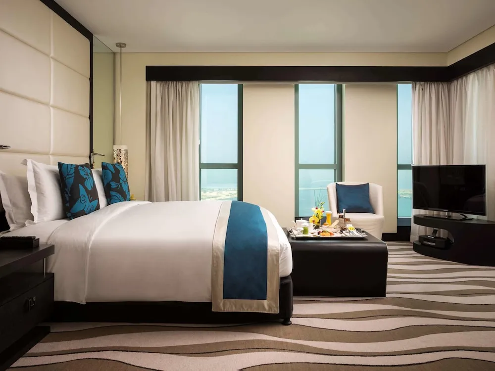 Opera Suite with Club Access and Butler Service - Sea or City View