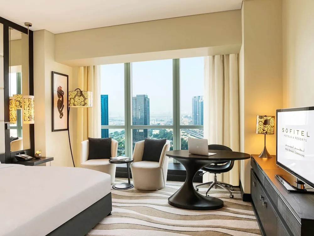 Luxury Club King Room with Club Access and Sea or City View