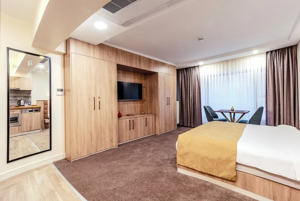 Studio Room