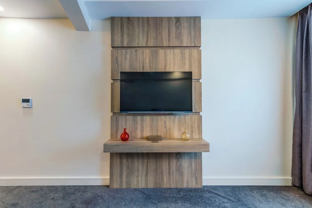Corner Deluxe Room
