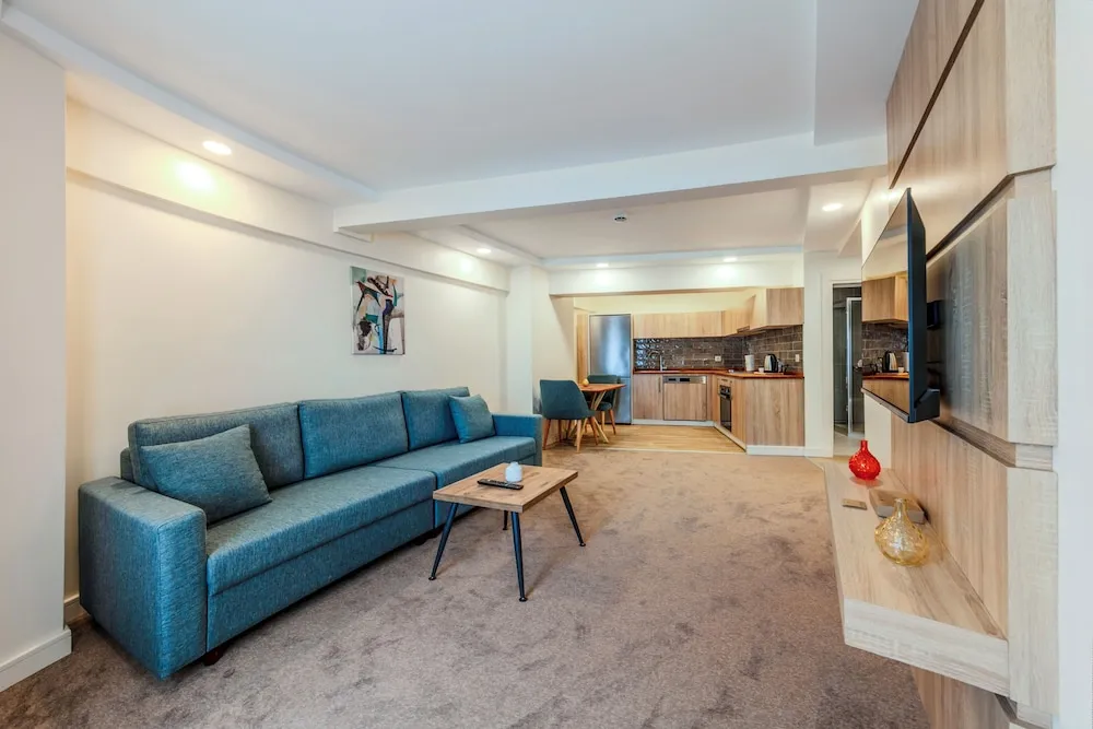 Corner Deluxe Room