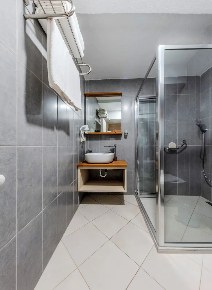 Corner Deluxe Room