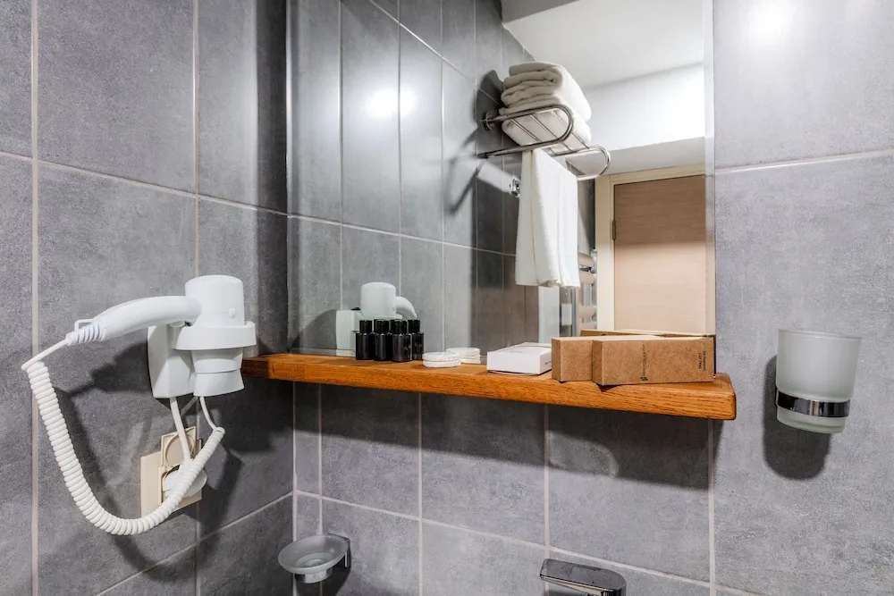 Corner Deluxe Room
