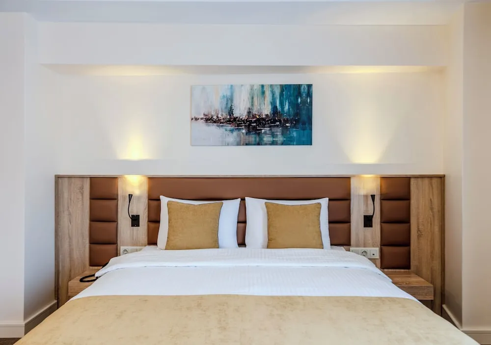 Corner Deluxe Room