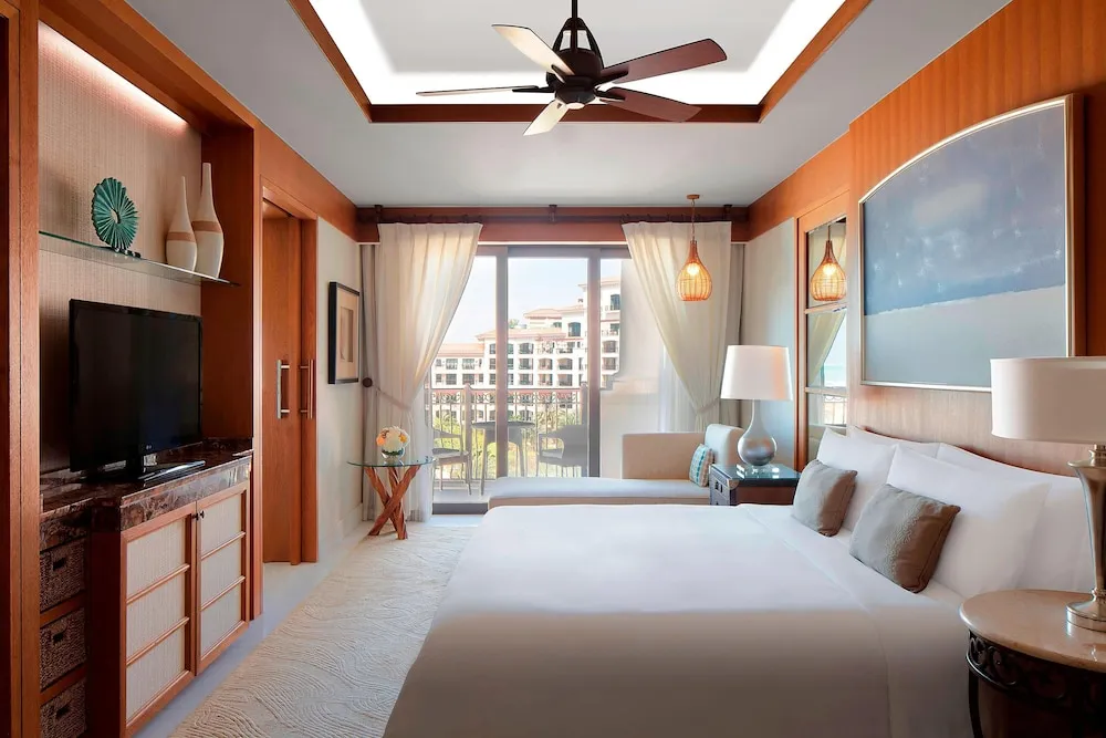 St Regis, Superior Oda, 1 En Büyük (King) Boy Yatak, Sigara İçilmez, Bahçe Manzaralı