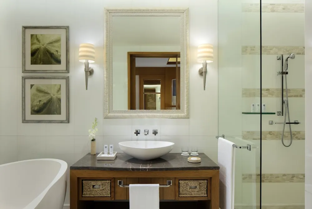 St Regis, Superior Oda, 1 En Büyük (King) Boy Yatak, Sigara İçilmez, Bahçe Manzaralı