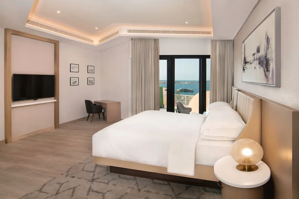Diplomatic Suite, 2 Bedrooms, Lounge access