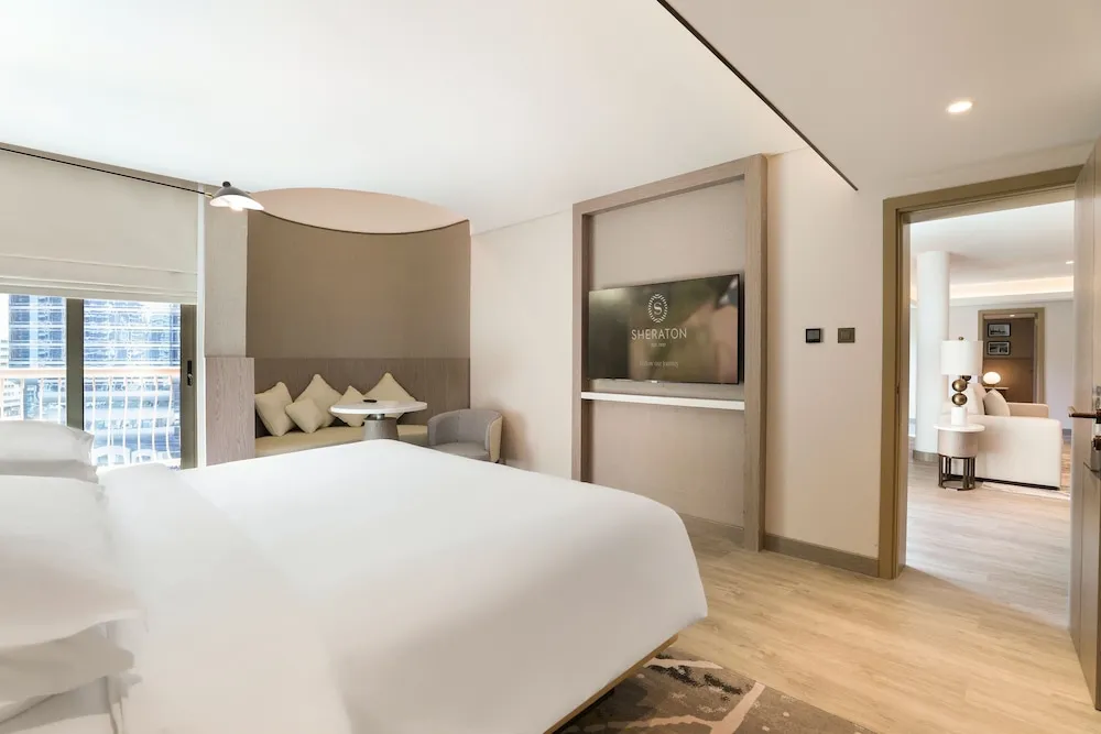 Diplomatic Suite, 2 Bedrooms, Lounge access
