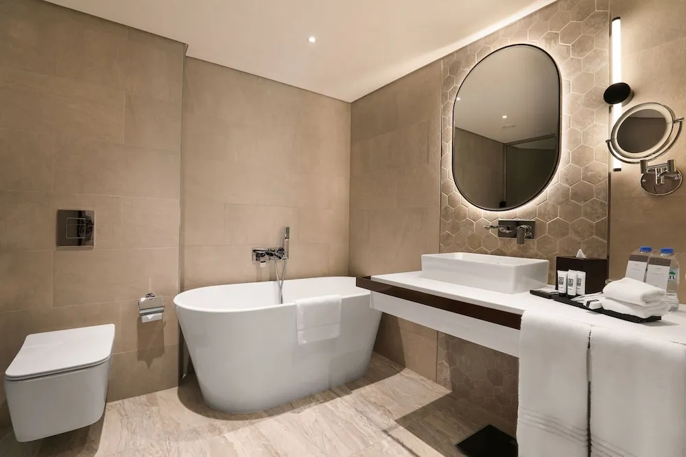 Diplomatic Suite, 2 Bedrooms, Lounge access