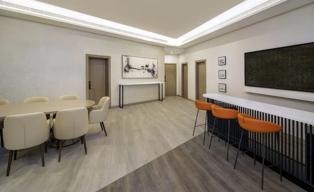 Diplomatic Suite, 2 Bedrooms, Lounge access