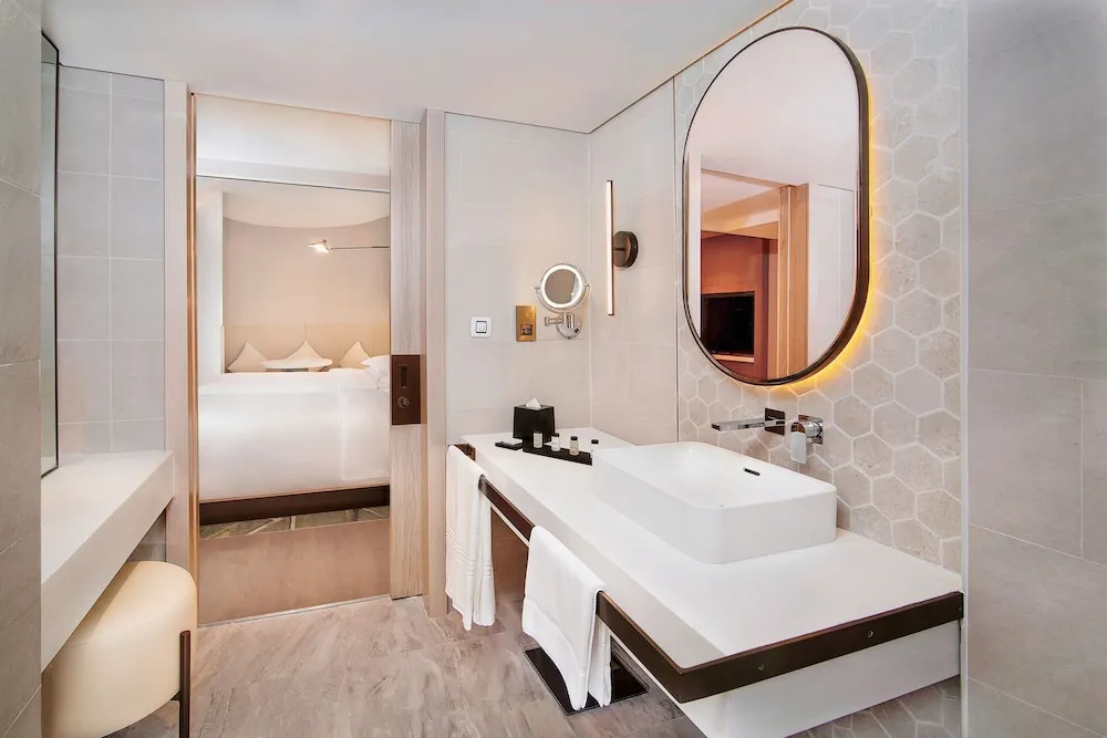 Club Room, 2 Twin Beds, Lounge access, Non Smoking, Resort View