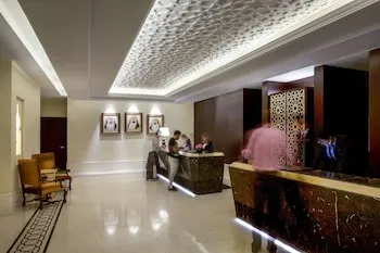 Bab Al Qasr Hotel