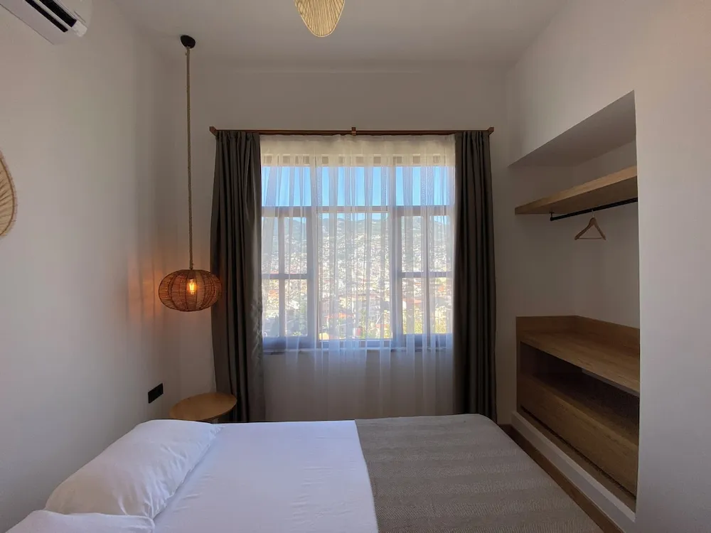 Economy Oda, Şehir Manzaralı