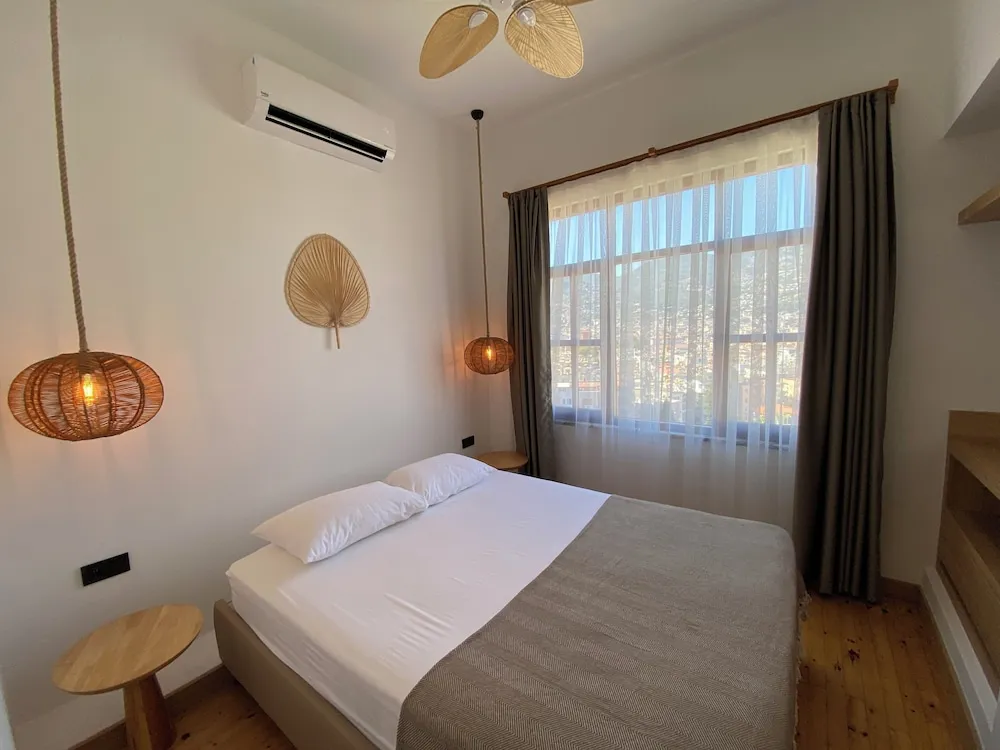 Economy Oda, Şehir Manzaralı