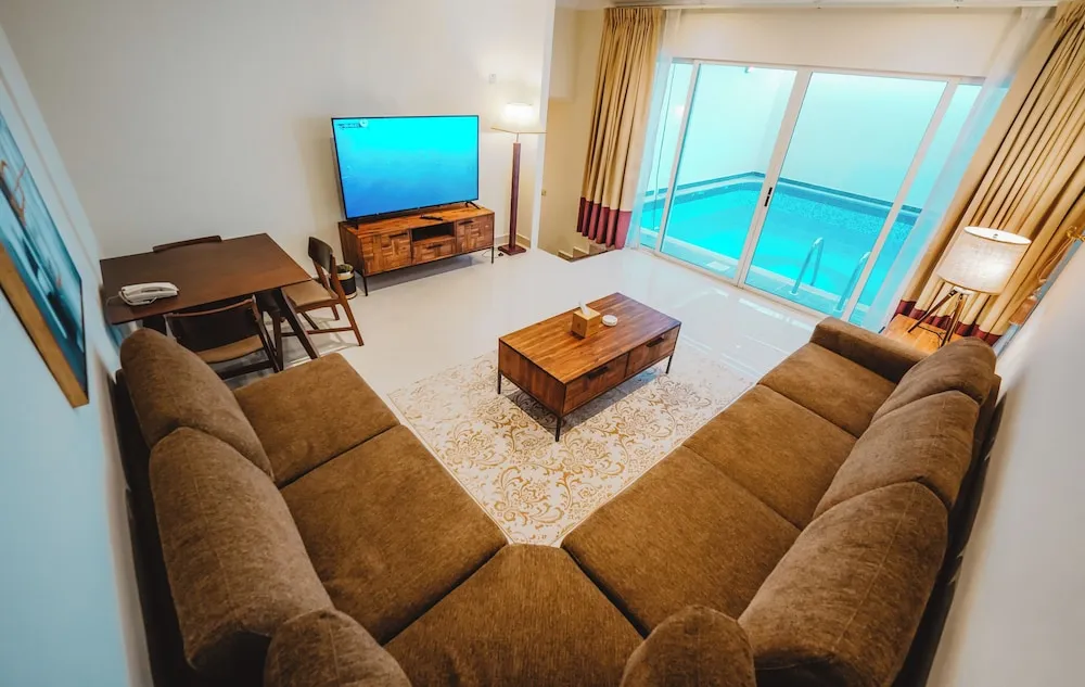 Royal Suite King with private pool, Smoking