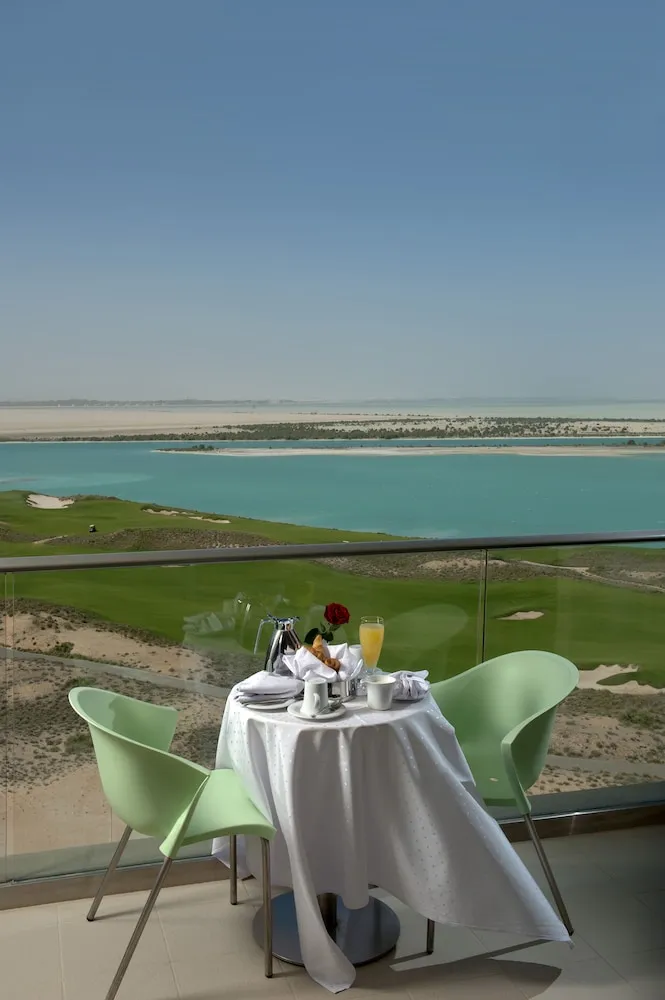 Standard Oda, 1 En Büyük (King) Boy Yatak, Şehir Manzaralı (Business Lounge Access)