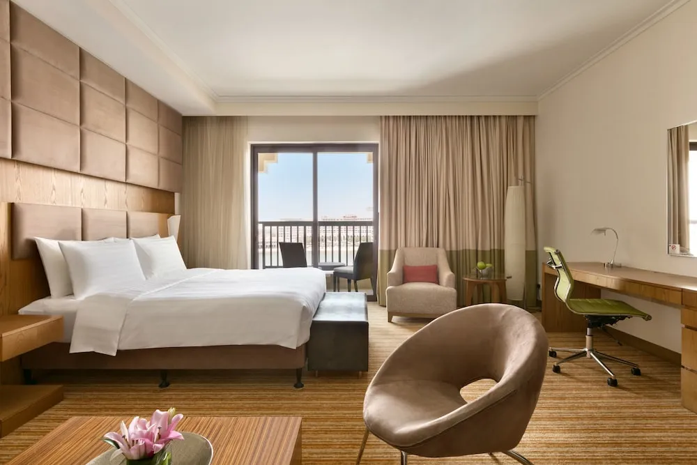Executive Suite King with Lounge Access