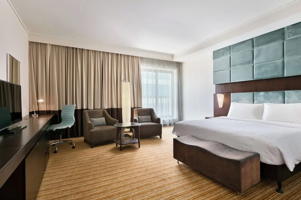 Traders Club, Deluxe King Room with Lounge Access