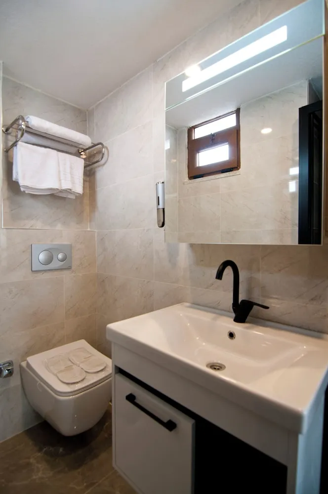 Standard Tek Büyük Yataklı Oda, Balkon, Şehir Manzaralı